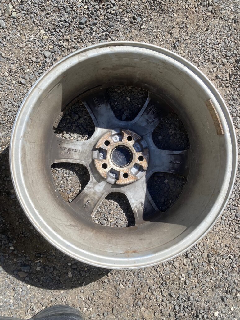 Hlinikový disk R17 Volvo XC60 30671480