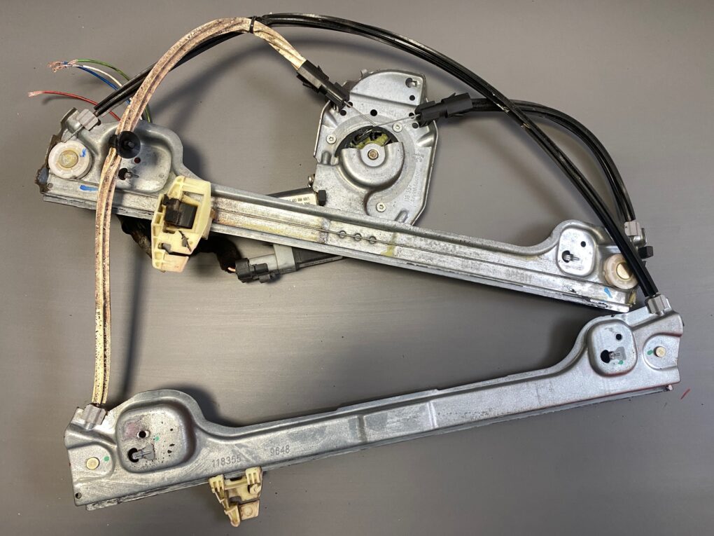 Mechanizmus sťahovania okna Peugeot 1007 predný ľavý 503620080206 440758H